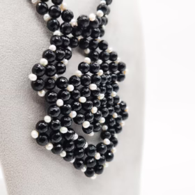 Alternative view of COLLANA TESSITA ONICE E PERLE </br>SIHX 4197